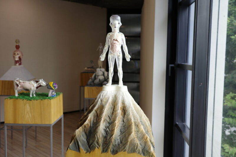 ワタリウム美術館で開催中の「加藤泉ー寄生するプラモデル」展に行った感想