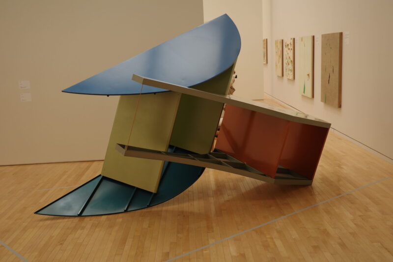 東京都現代美術館で開催中の「岡﨑乾二郎 而今而後 ジコンジゴ」展に行った感想。チケットなどの概要、所要時間に混雑状況、グッズなど