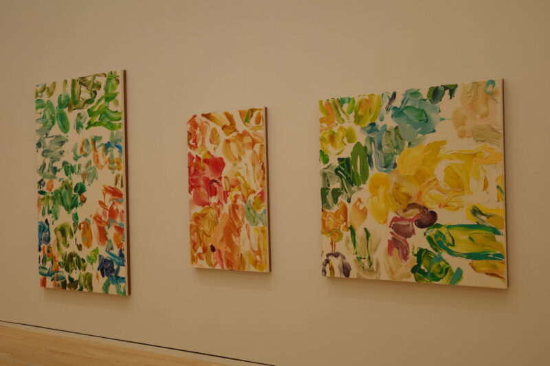 東京都現代美術館で開催中の「岡﨑乾二郎 而今而後 ジコンジゴ」展に行った感想。チケットなどの概要、所要時間に混雑状況、グッズなど