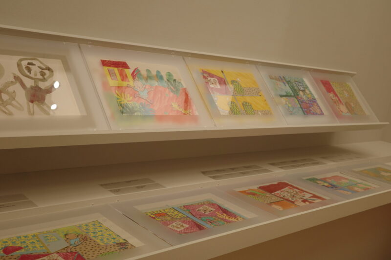 東京都現代美術館で開催中の「岡﨑乾二郎 而今而後 ジコンジゴ」展に行った感想。チケットなどの概要、所要時間に混雑状況、グッズなど