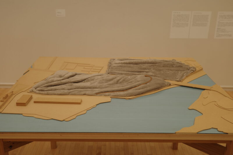 東京都現代美術館で開催中の「岡﨑乾二郎 而今而後 ジコンジゴ」展に行った感想。チケットなどの概要、所要時間に混雑状況、グッズなど