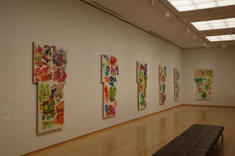 東京都現代美術館で開催中の「岡﨑乾二郎 而今而後 ジコンジゴ」展に行った感想。チケットなどの概要、所要時間に混雑状況、グッズなど