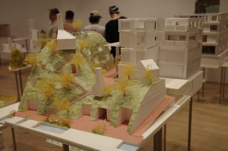 森美術館で開催「藤本壮介の建築:原初・未来・森」に行った感想。チケットやアクセス、混雑状況に所要時間、グッズなど