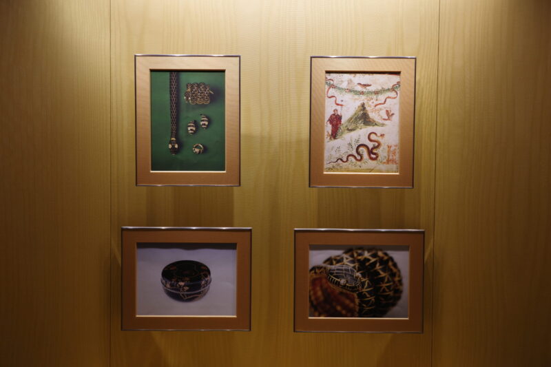 国立新美術館で開催「ブルガリ カレイドス 色彩・文化・技巧」に行った感想。チケットやアクセス、混雑状況や所要時間、グッズなど