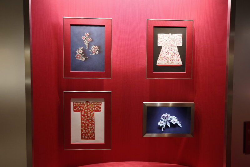 国立新美術館で開催「ブルガリ カレイドス 色彩・文化・技巧」に行った感想。チケットやアクセス、混雑状況や所要時間、グッズなど
