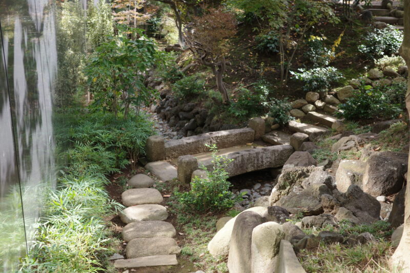 白金台の静寂と現代の感性。生まれ変わった「荏原 畠山美術館」で出会う、杉本博司と茶の湯の世界