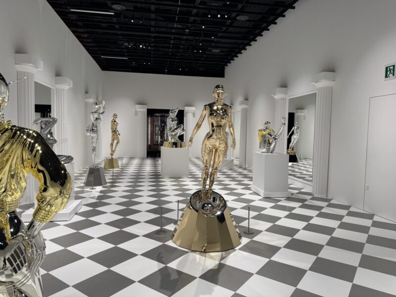 空山基展「SORAYAMA 光・透明・反射 -TOKYO-」レポ|見どころ・混雑・グッズ・所要時間を徹底解説【CREATIVE MUSEUM TOKYO】