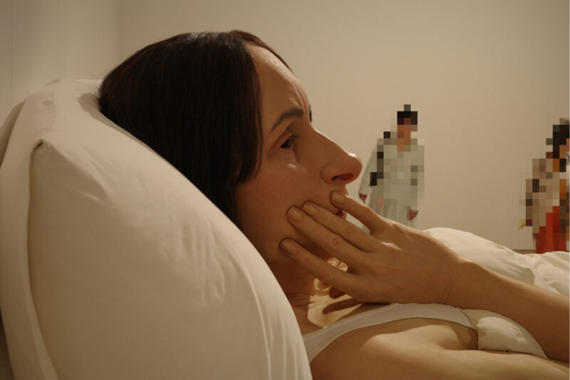 森美術館で開催「ロン・ミュエク展」に行った感想。所要時間や混雑状況、グッズなど