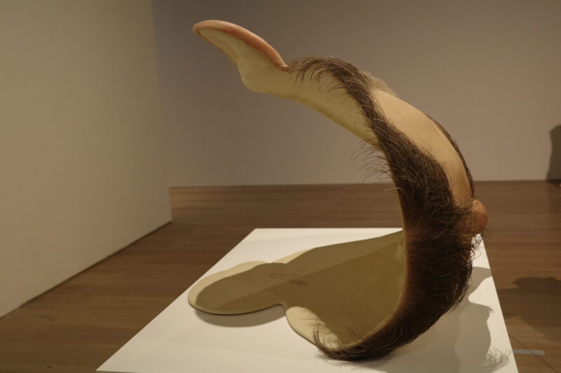 森美術館で開催「ロン・ミュエク展」に行った感想。所要時間や混雑状況、グッズなど